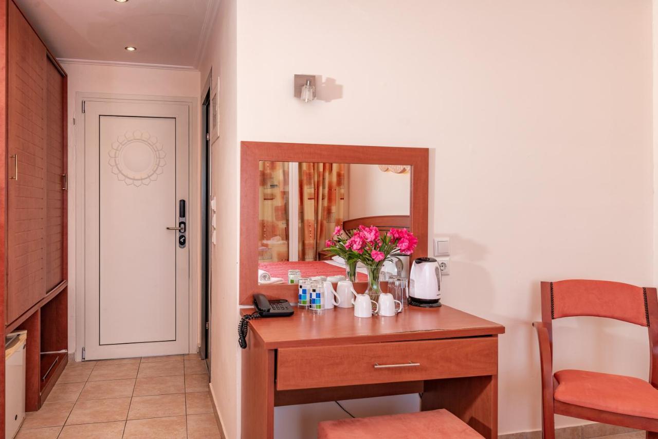 Corfu Maris Hotel Benitses  Exterior photo
